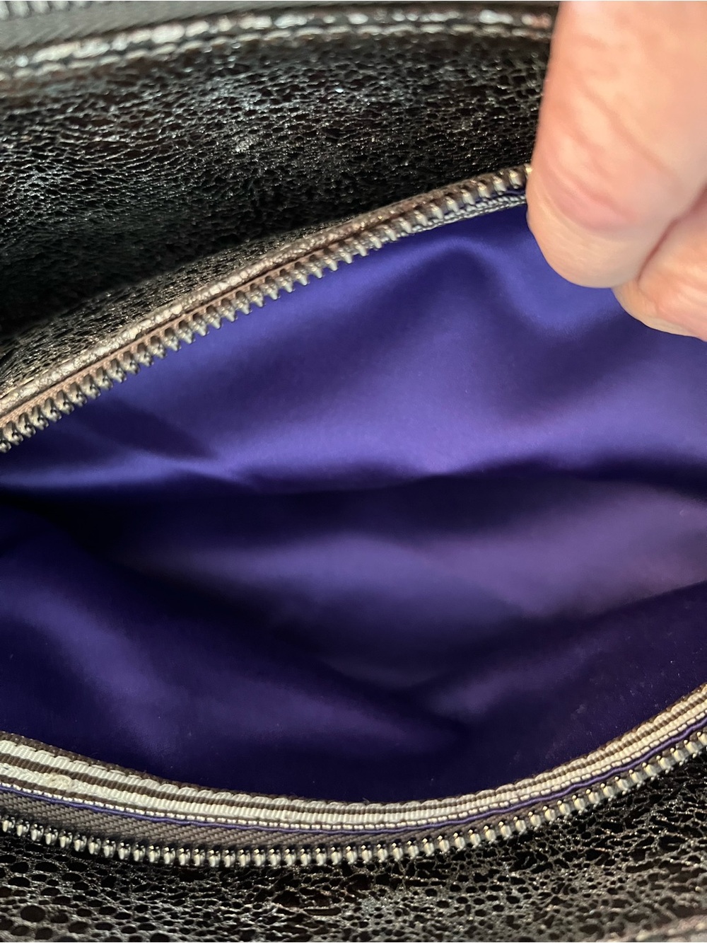 HENRI BENDEL # 7 QUILTED METALLIC SHOULDER BAG. - Picture 13 of 15